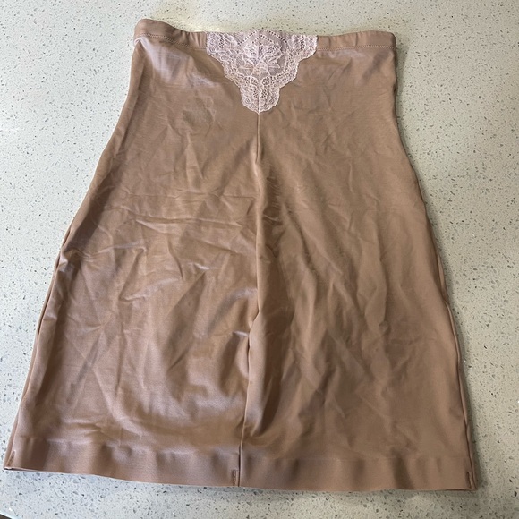 NWOT Victoria Secret highwaist mini shapewear - Picture 3 of 4